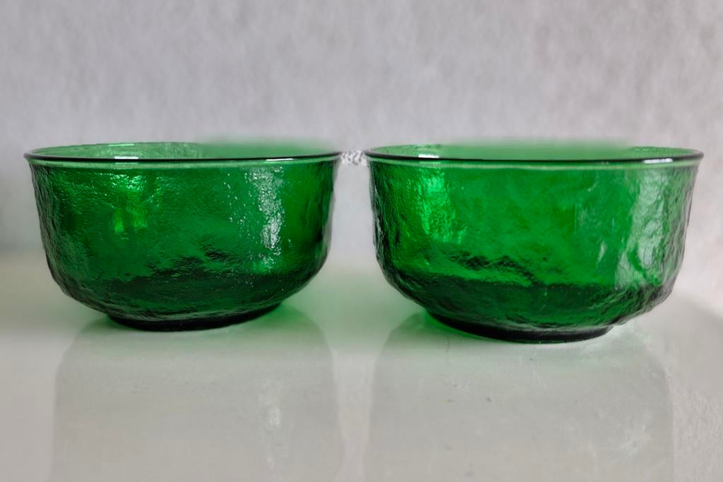 Twee Groene Arcoroc Sierra Schaaltjes, Ophalen of Verzenden, Zo goed als nieuw, Rond