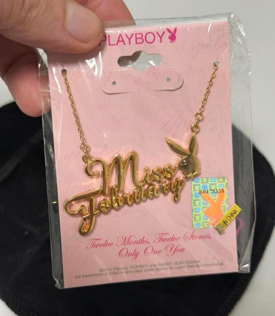 PLAYBOY Gold Plated Miss February Februari ketting met tasje, Sieraden, Tassen en Uiterlijk, Kettingen, Overige materialen, Nieuw
