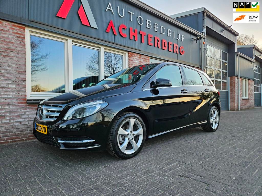 Mercedes-Benz B-klasse 180 Ambition Automaat! Leer! NAP! Xen, 1325 kg, Gebruikt, Euro 6, 4 cilinders