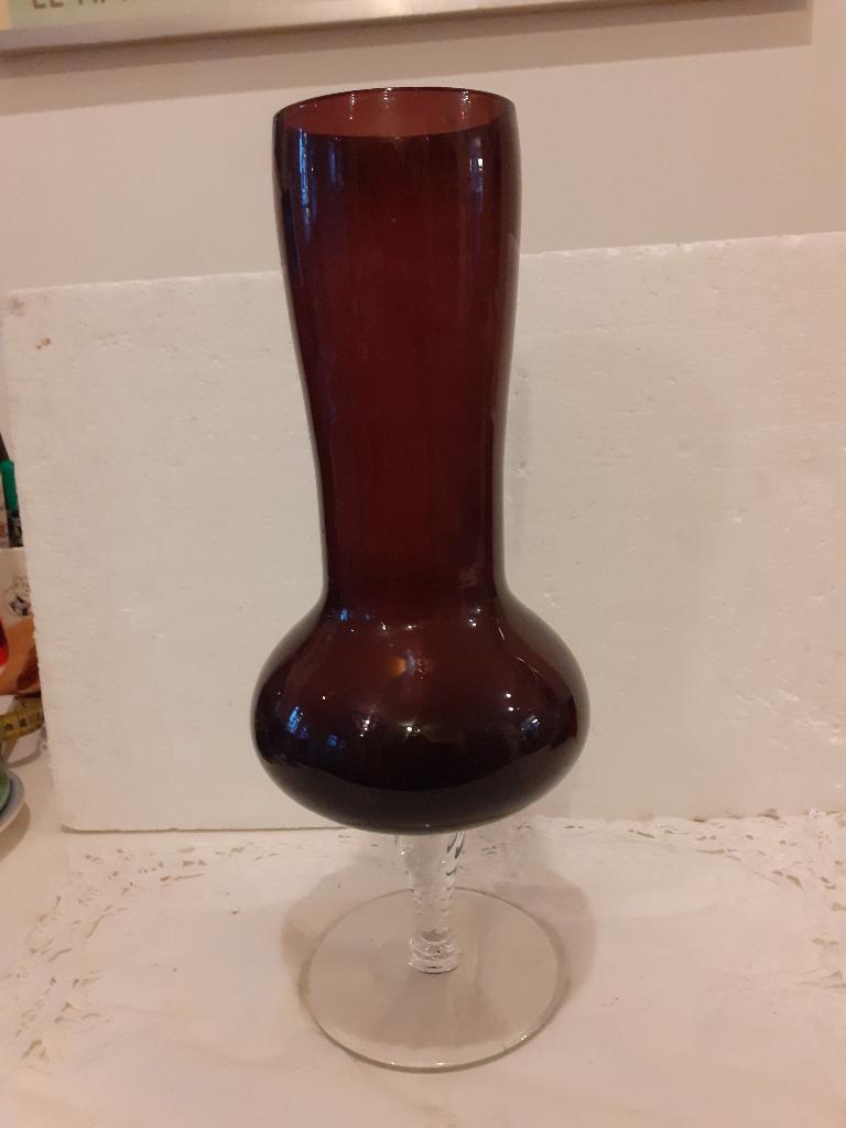 Grote paarse vaas met gedraaide voet - vintage /seventies, Ophalen of Verzenden