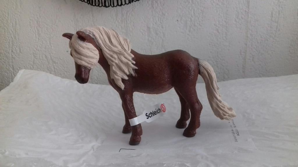 Schleich IJslander, dierfiguur Sondermodel, Ophalen of Verzenden, Zo goed als nieuw, Paard, Beeldje of Figuurtje