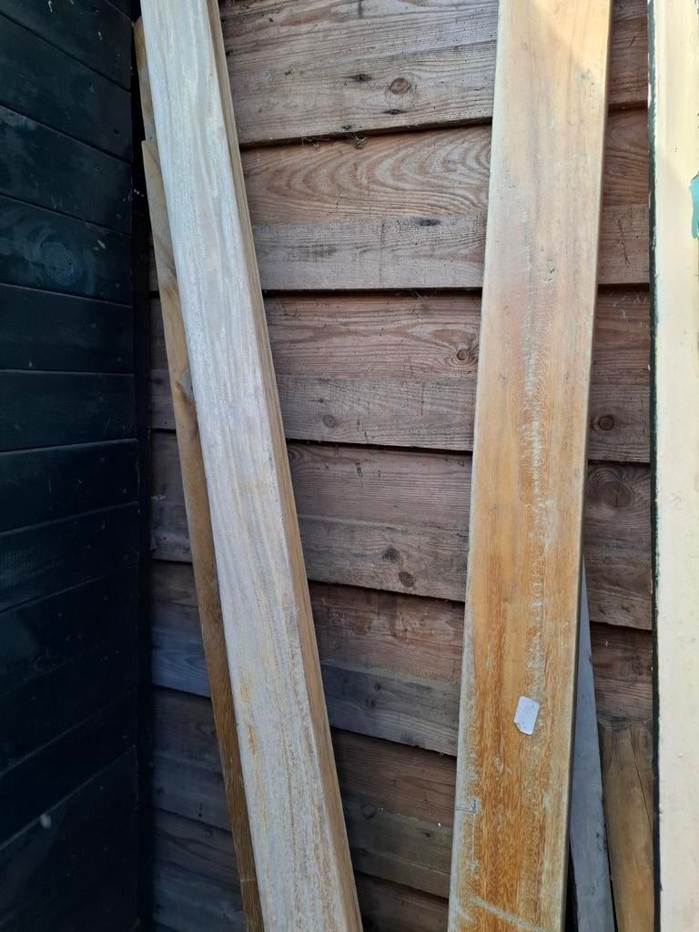 2 Teak balken 206 cm lang, 8x10 cm -samen 200 euro, Doe-het-zelf en Verbouw, Hout en Planken, Gebruikt, Ophalen of Verzenden, 200 tot 250 cm