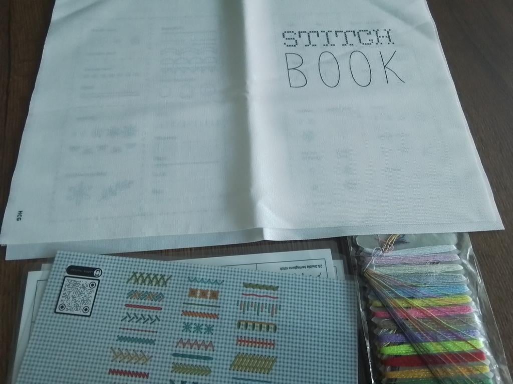 Een boekje om te borduren met allemaal verschillende steken, Ophalen of Verzenden, Zo goed als nieuw, Handborduren, Onderdeel of Toebehoren