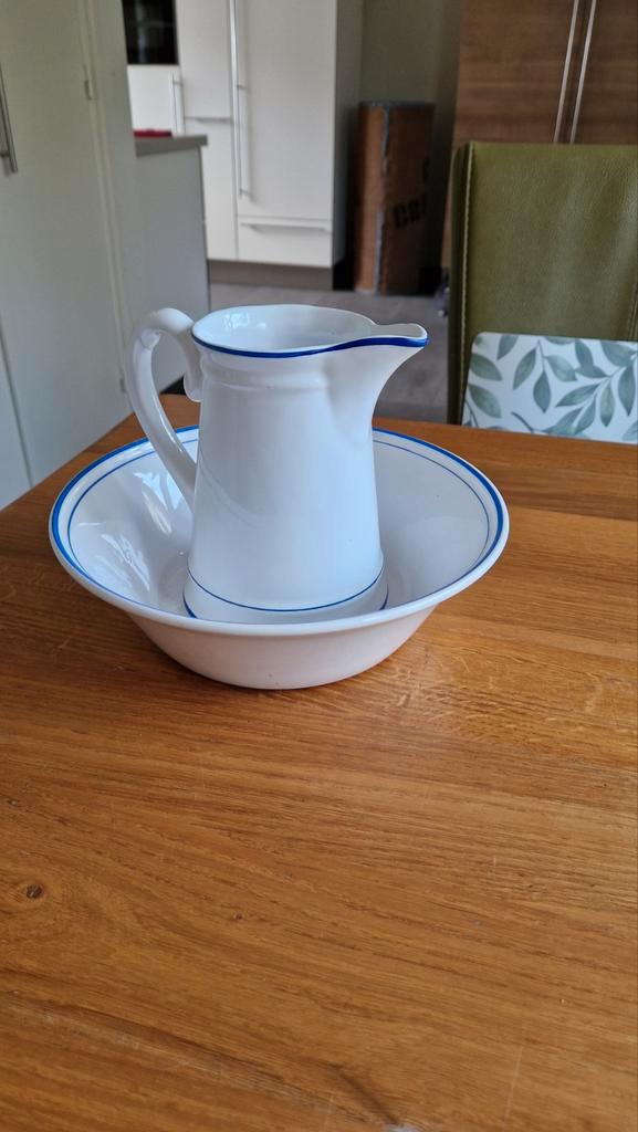 Schenkkan en schotel Faiancas Capoa Aradas, Antiek en Kunst, Antiek | Keramiek en Aardewerk, Ophalen of Verzenden