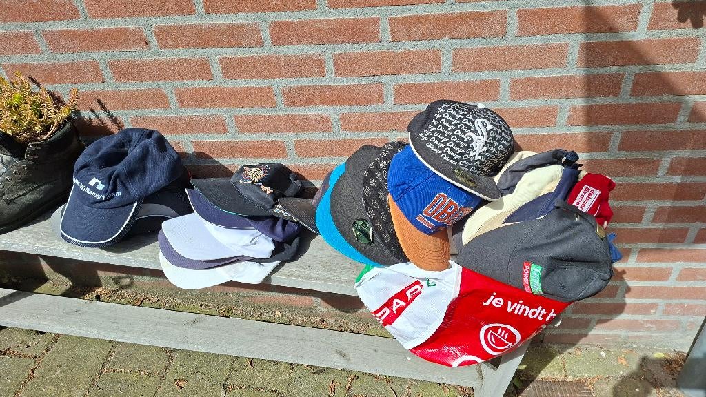 Petten en caps, Ophalen, Zo goed als nieuw