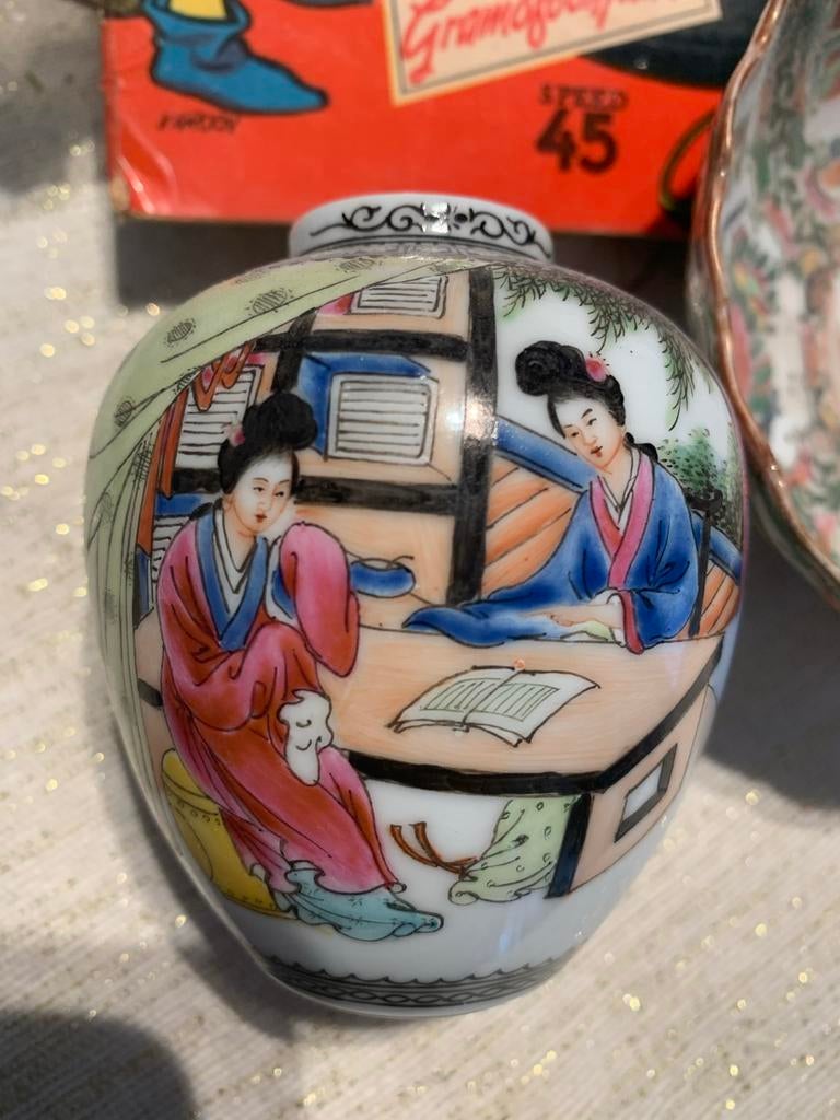 Antieke Chinese Porseleinen vaas met zeer verfijnde Scène, Antiek en Kunst, Antiek | Porselein, Ophalen of Verzenden