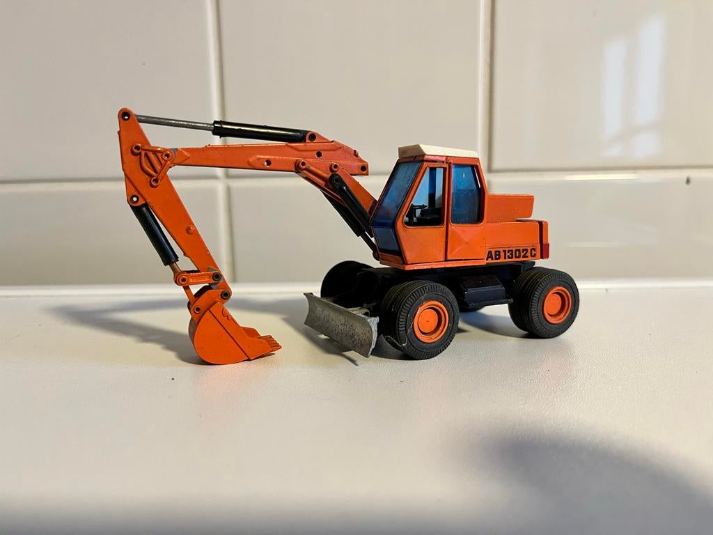 Atlas AB1302C Graafmachine Model - Oranje, Hobby en Vrije tijd, Modelauto's | 1:50, Ophalen of Verzenden, Zo goed als nieuw, Overige typen
