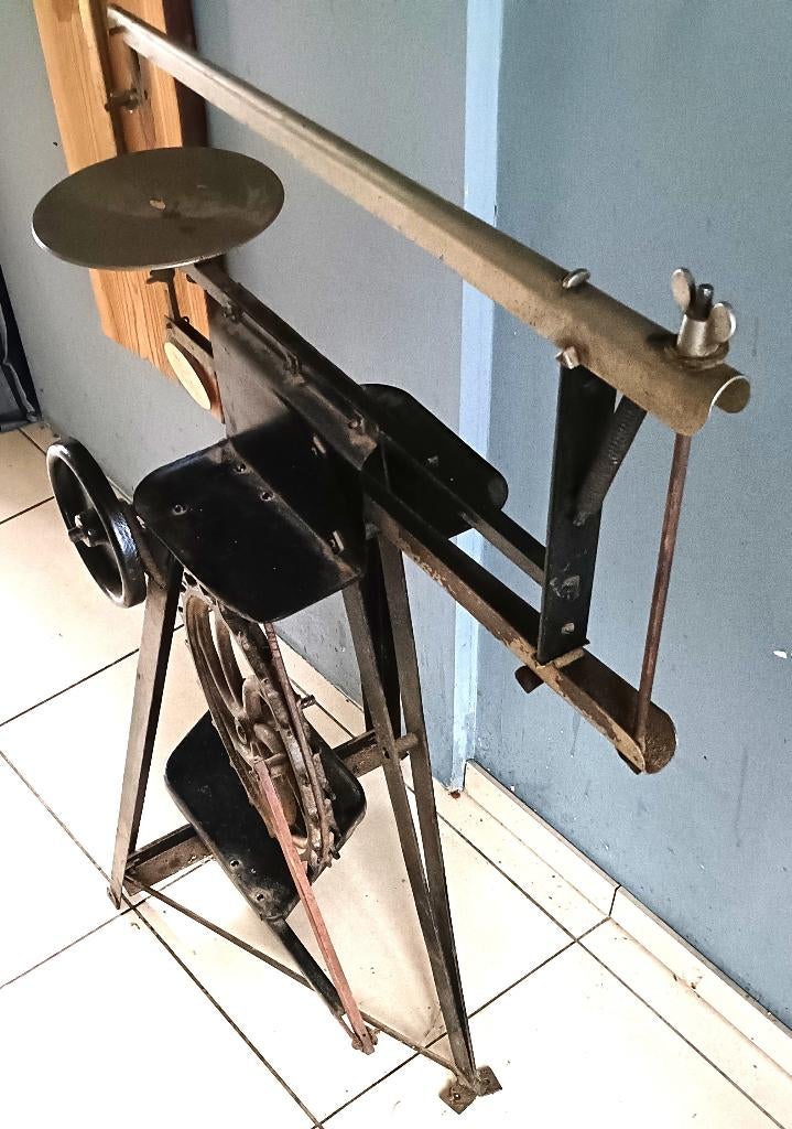 antieke figuurzaagmachine, Ophalen