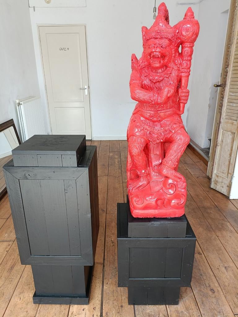 Beeld 104 cm (eventueel met sokkel), Antiek en Kunst, Ophalen, Overige onderwerpen, Rood, Beeld