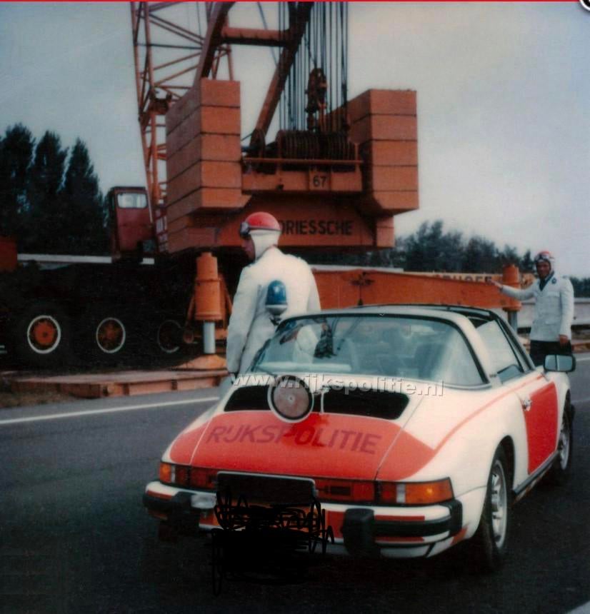 Politie Porsche 911 SC 3.0 Targa  1978 Rijkspolitie, Ophalen
