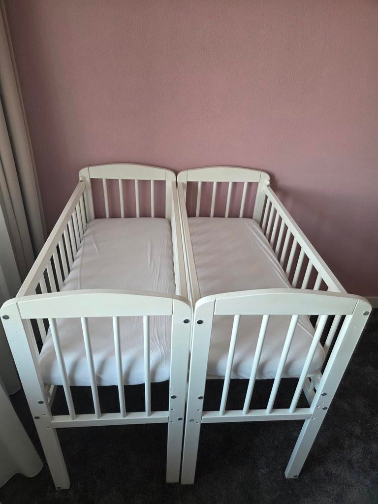 Twee wiegjes (tweeling) - ook als co-sleeper te gebruiken, Kinderen en Baby's, Babywiegjes en Ledikanten, Ophalen, Gebruikt, Wieg