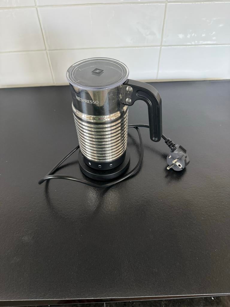 Nespresso Aeroccino 3 Melkopschuimer - Zo goed als nieuw, Witgoed en Apparatuur, Melkopschuimers, Ophalen, Zo goed als nieuw, Elektrische melkopschuimer