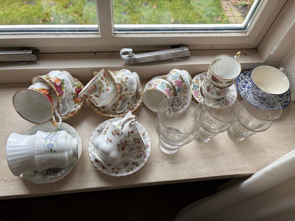 Oude Engelse kopjes, schotels en glazen, Huis en Inrichting, Keuken | Servies, Ophalen, Gebruikt, Overige stijlen, Kop(pen) en/of Schotel(s)