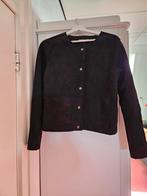 Zwart suède-look jasje met drukknoopsluiting, Kleding | Dames, Jassen | Zomer, Maat 38/40 (M), Zwart, Nieuw, Ophalen of Verzenden