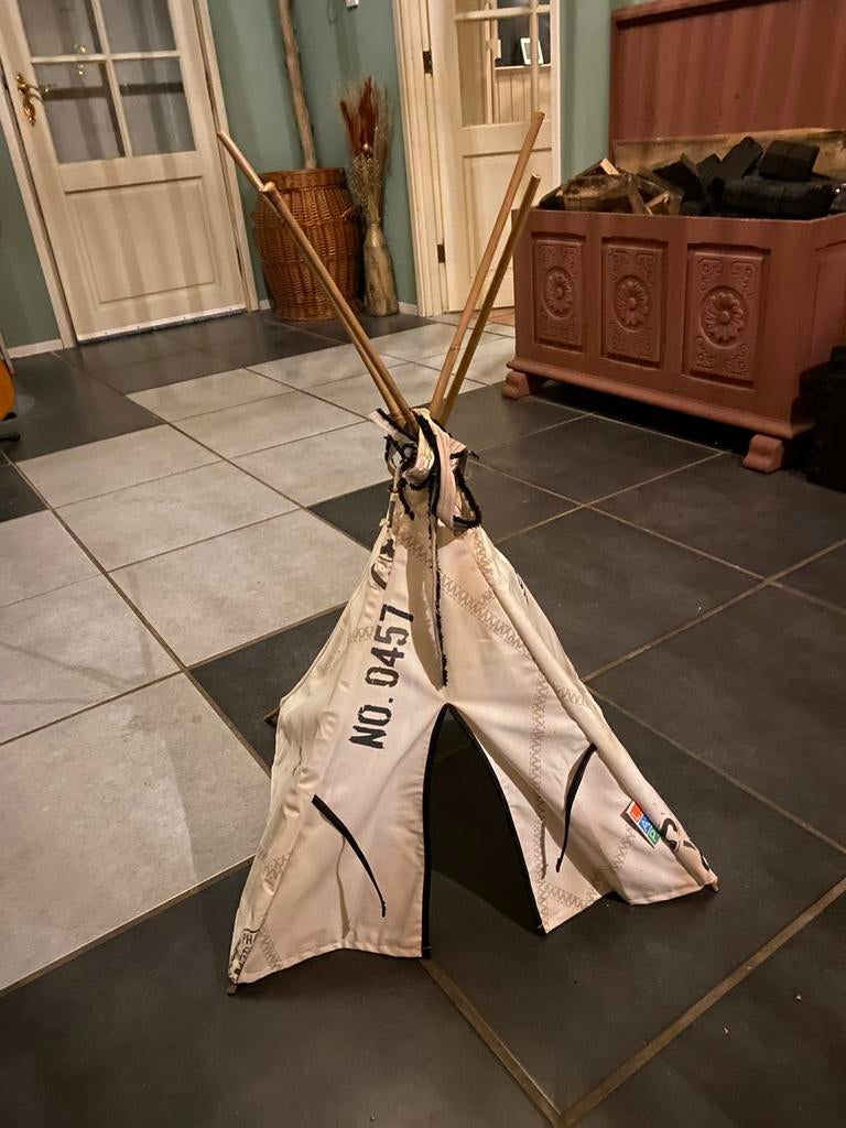 Kleine tipi tent voor kinderen of poppen, Ophalen of Verzenden, Zo goed als nieuw