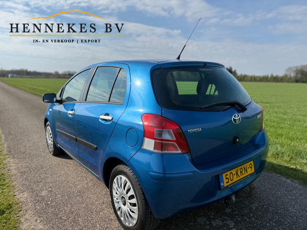 Toyota Yaris 1.3 VVTi Aspiration Clima, Auto's, Toyota, Voorwielaandrijving, Zwart, 4 cilinders, Blauw