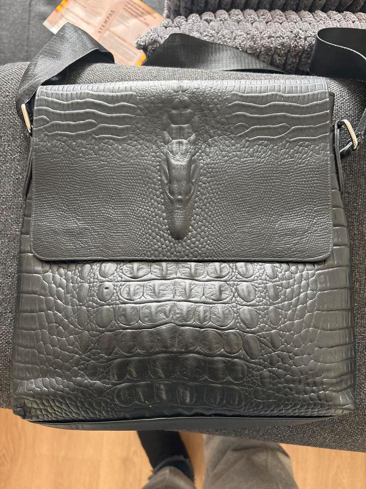 Zwarte leren schoudertas, Sieraden, Tassen en Uiterlijk, Tassen | Schoudertassen, Zo goed als nieuw, Overige merken, Zwart, Leer