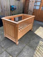 Vintage baby bedje ledikant uit grootmoeders tijd, Ophalen of Verzenden, Gebruikt, Ledikant