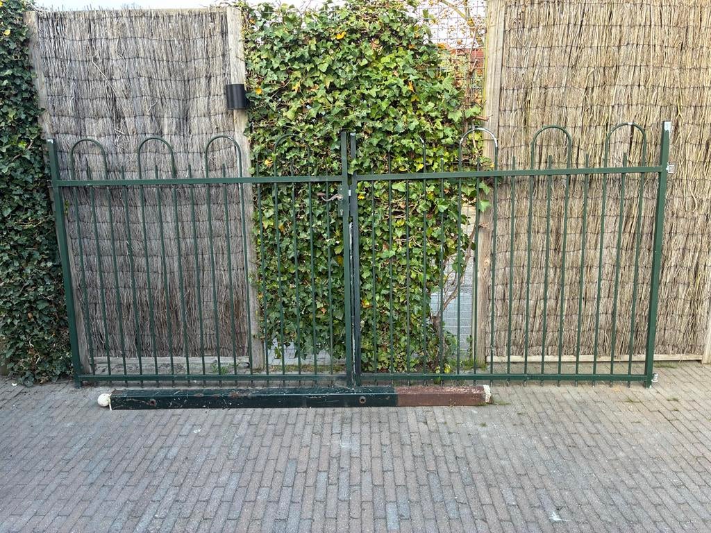 Groen Spijlenhekwerk met Poort - Gebruikt, Tuin en Terras, Tuinhekken en Hekwerk, Gebruikt, Spijlenhekwerk, IJzer, Met poort, Ophalen