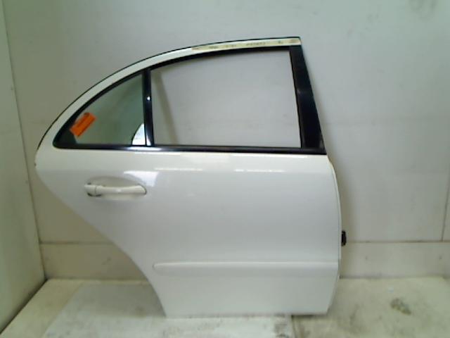Portier Rechts Achter Mercedes-Benz E (W211) 2006, Gebruikt, Mercedes-Benz AG, Mercedes-Benz, Mercedesstraße 120, Stuttgart 70372, , Duitsland