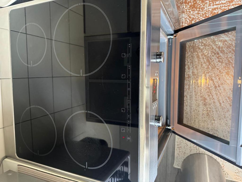 Inductie oven, Witgoed en Apparatuur, Magnetrons, Ophalen, Zo goed als nieuw, Oven