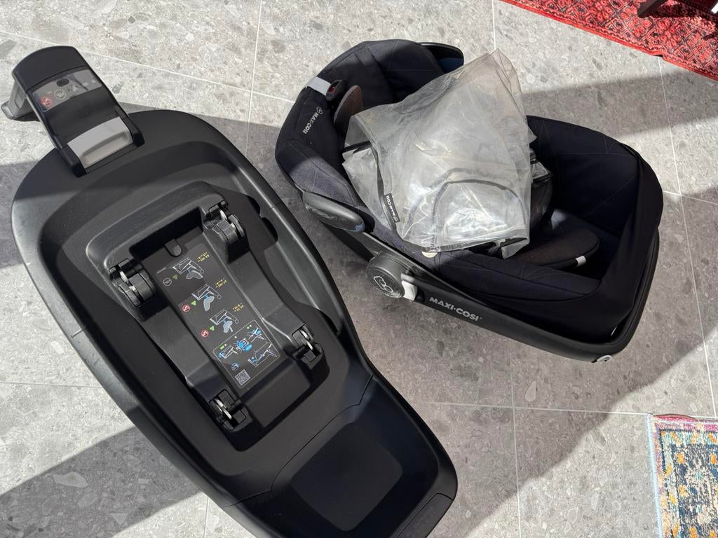 Maxi cose met base en regenhoes isofix, Ophalen of Verzenden, Zo goed als nieuw, Isofix, 0 t/m 13 kg