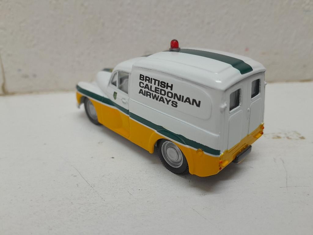 Morris Minor Van Airways, Ophalen, Zo goed als nieuw, Auto, Corgi