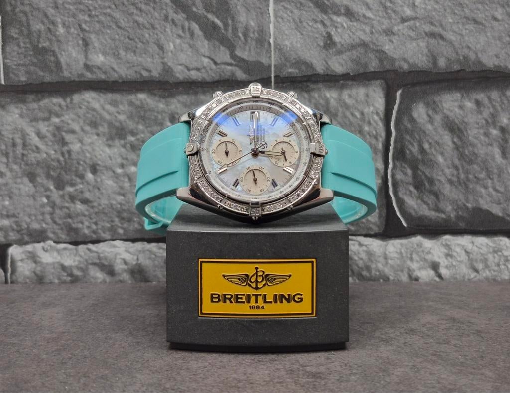 Breitling Chronomat 39mm MOP dial en diamanten bezel, Staal, Breitling, Polshorloge, Kunststof