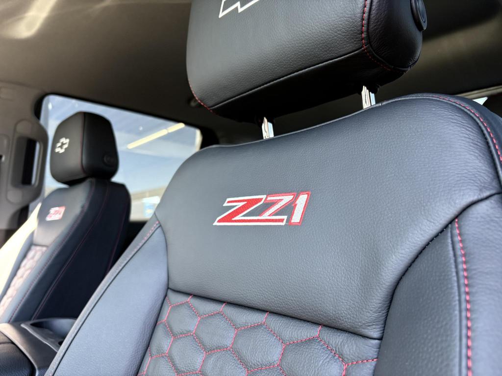 Chevrolet Silverado Z71 1500 RST V8 | 200L LPG | 360PK | CUS, Auto's, Stof, Gebruikt, 2461 kg, 360 pk