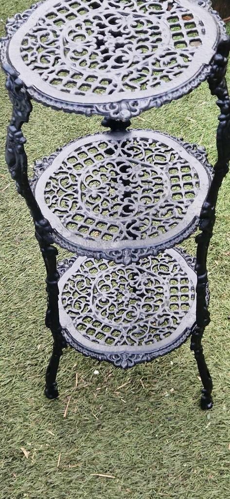 Mooie gietijzeren plantentafel (brocante), Antiek en Kunst, Ophalen of Verzenden