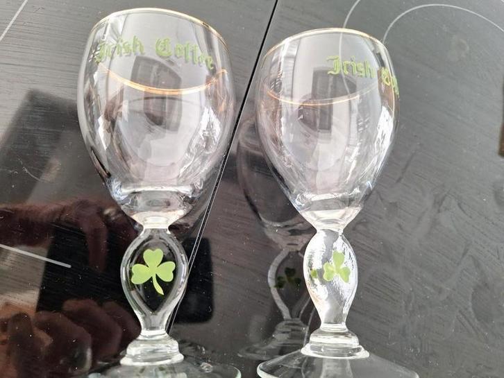 Glazen, glazen en glazen, Antiek en Kunst, Antiek | Glas en Kristal, Ophalen of Verzenden