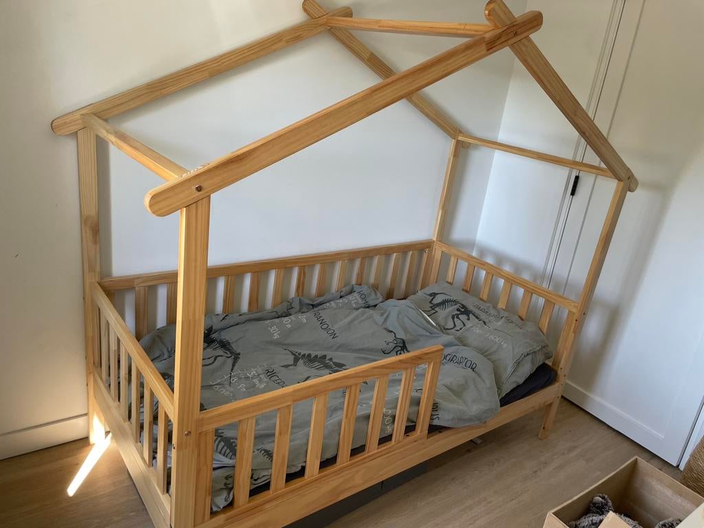 Peuterbed bedhuisje / juniorbed Maison 160 X 80 CM, Kinderen en Baby's, Kinderkamer | Bedden, Ophalen, Zo goed als nieuw, 140 tot 160 cm