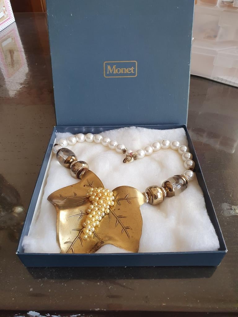 Monet ketting met blad hanger en parels, Sieraden, Tassen en Uiterlijk, Kettingen, Ophalen of Verzenden