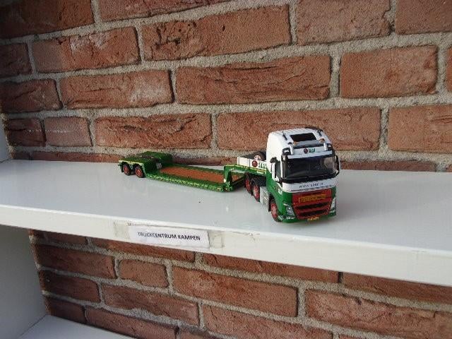 WSI  Volvo  FH4  Globetrotter  XL  van  Koninklijke  Saan., Ophalen of Verzenden, Nieuw, Bus of Vrachtwagen, Wsi