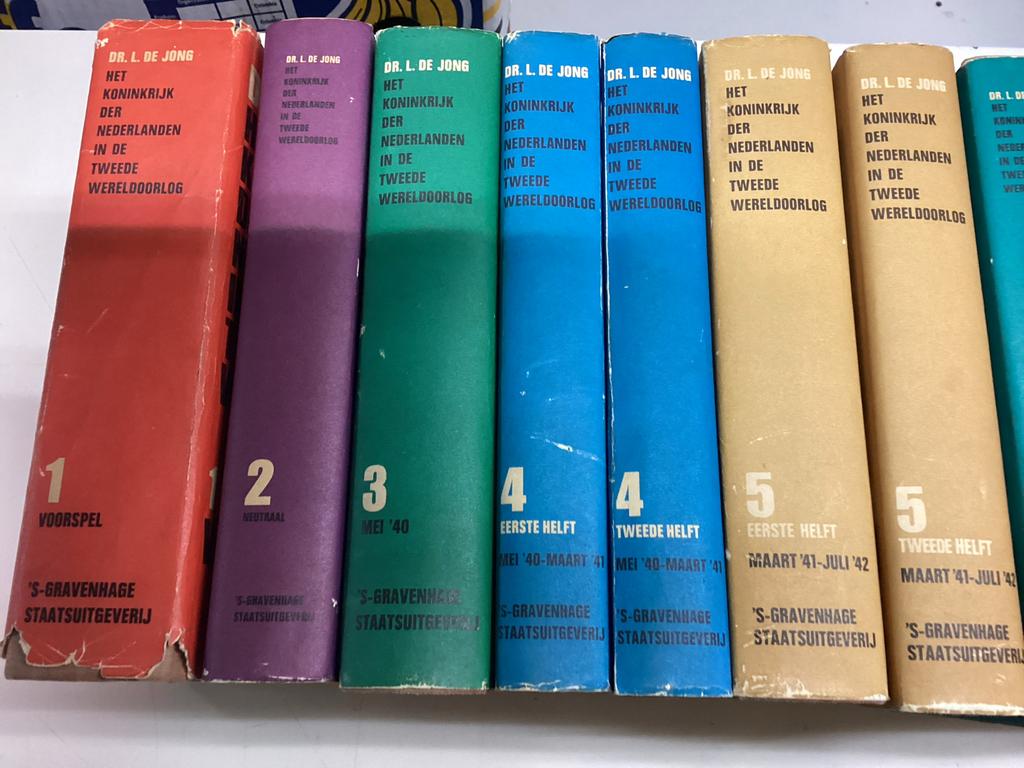 Dr. L. de Jong - Het Koninkrijk der Nederlanden in WO II (co, Boeken, Geschiedenis | Vaderland, Ophalen, 20e eeuw of later, Gelezen