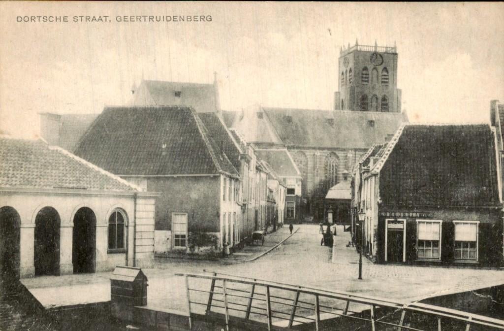 Geertruidenberg - Dortsche Straat - Straatzicht, Ophalen of Verzenden, Voor 1920, Ongelopen, Noord-Brabant