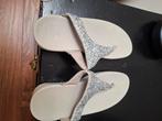 FitFlop slippers met glitters, maat 39, Kleding | Dames, Schoenen, FitFlop, Nieuw, Grijs, Ophalen