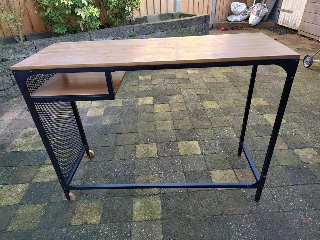 IKEA FJÄLLBO Bureau - Industrieel, voor een reep chocola :), Ophalen, Gebruikt, Hout, Industrieel