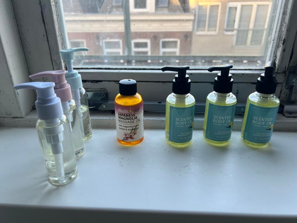 Massage olieen nieuw in verpakking op te halen!, Ophalen of Verzenden, Nieuw, Olie of Lotion