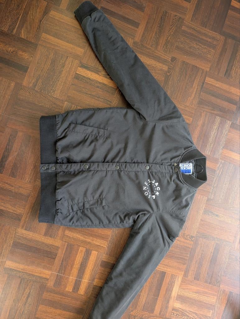 Jack & Jones tussenjas jongens maat 152, Kinderen en Baby's, Kinderkleding | Maat 152, Ophalen of Verzenden, Zo goed als nieuw