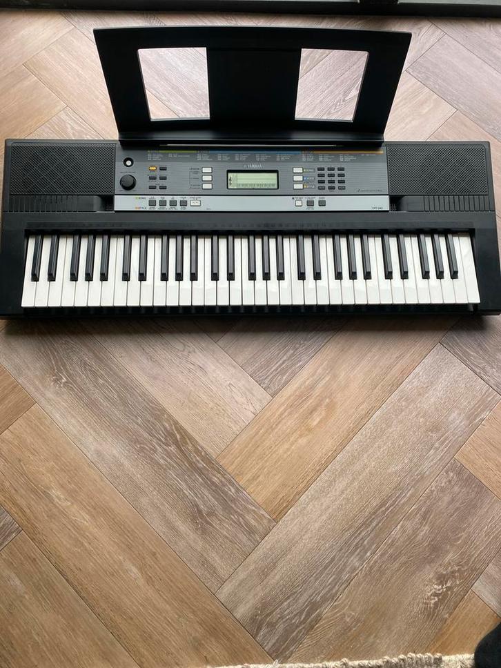 Yamaha PSR-E243 Keyboard - Ideaal voor beginners!, Muziek en Instrumenten, Keyboards, Gebruikt, 61 toetsen, Yamaha, Aanslaggevoelig