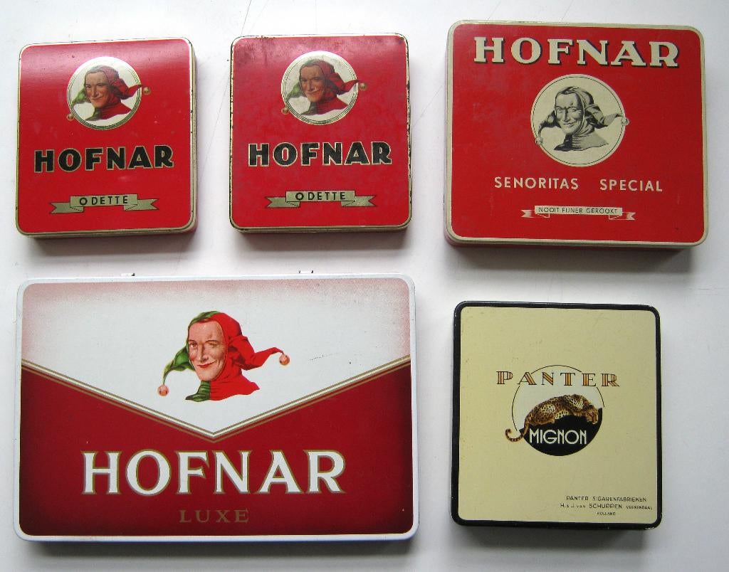 Vier sigaren blikjes van Hofnar en een van Panter Mignon, Verzamelen, Blikken, Ophalen of Verzenden, Gebruikt, Overige, Overige merken