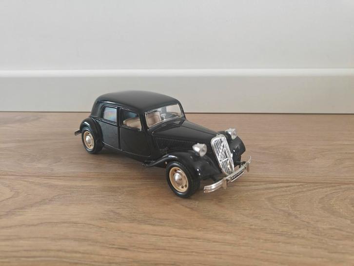 Bburago Citroën T.A. 15cv 1:24, Hobby en Vrije tijd, Modelauto's | 1:24, Zo goed als nieuw, Auto, Bburago, Ophalen of Verzenden