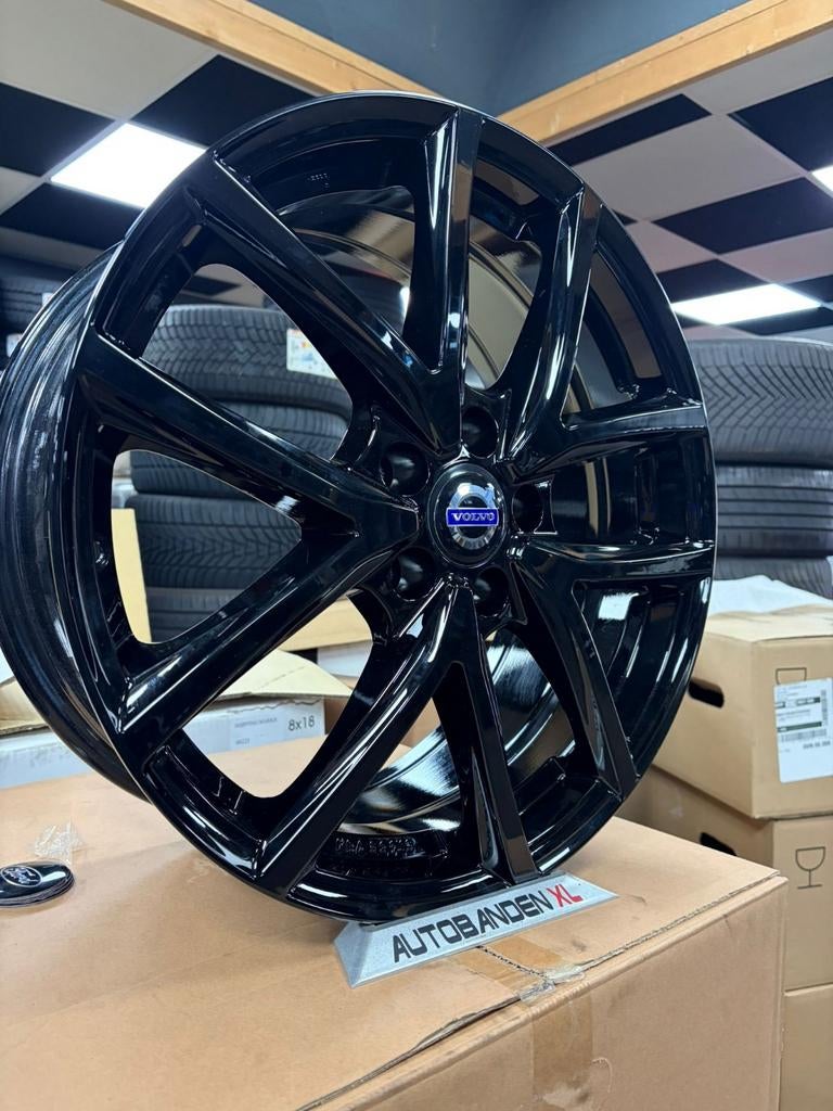 18 Inch Lakzwarte Ford en Volvo Velgen 5x108, Ophalen of Verzenden, Nieuw, Personenwagen, Velg(en)