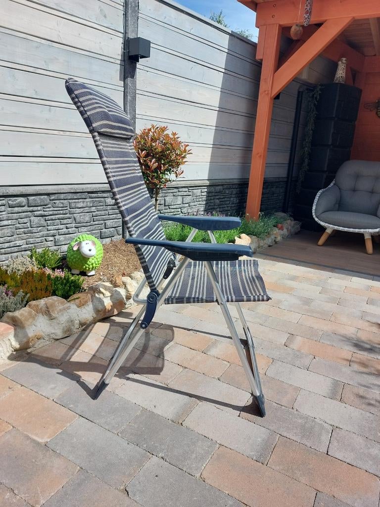 4 prima campingstoelen met stoelhoezen, Ophalen