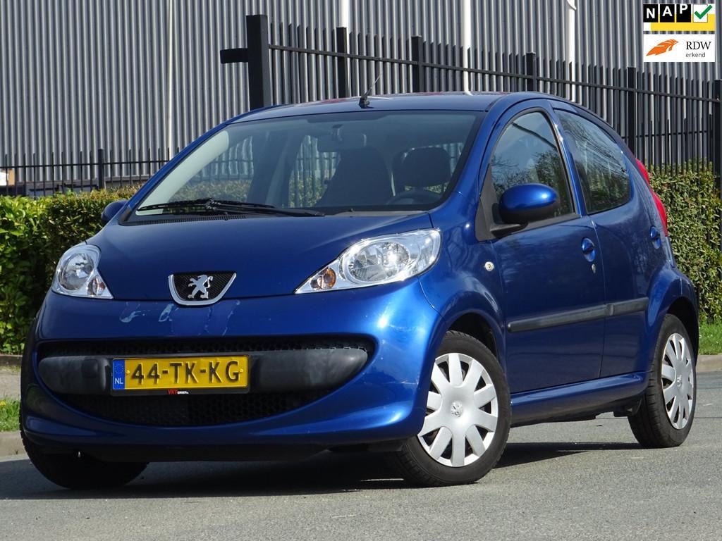 Peugeot 107 1.0-12V XS 5-DEURS NAP/AIRCO/ELEKRAM/APK 05-2027, Voorwielaandrijving, Gebruikt, 68 pk, Origineel Nederlands