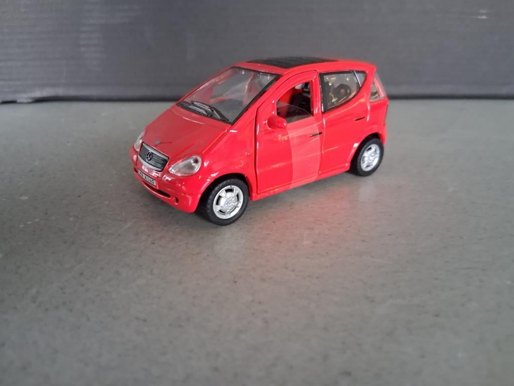 Mercedes A-klasse A140 modelauto rood, Overige merken, Gebruikt, 1:50 of kleiner, Auto
