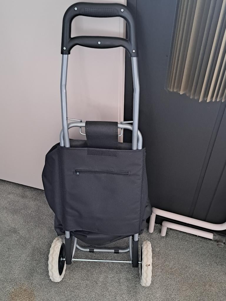 Zwart boodschappenwagentje met wieltjes lichtgewicht, Wieltjes, 30 cm of meer, Zwart, Zo goed als nieuw