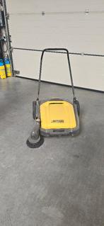 Veegmachine, Ophalen