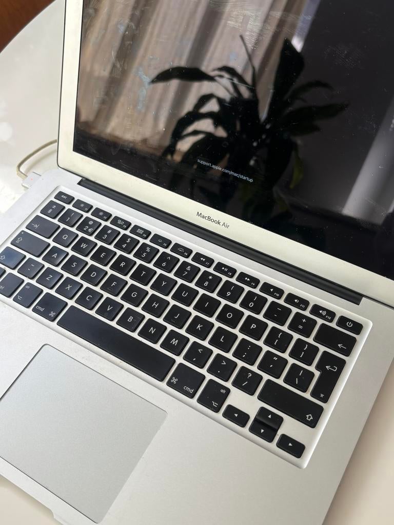 Macbook air, Gebruikt, 13 inch, Minder dan 2 Ghz, Ophalen of Verzenden